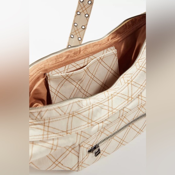 Urban Outfitters Darci Denim Shoulder Bag NWT - Picture 4 of 7